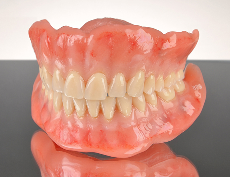 東十条の歯医者、医療法人社団医智会 Premium Dental Salon IKEIの入れ歯・義歯治療