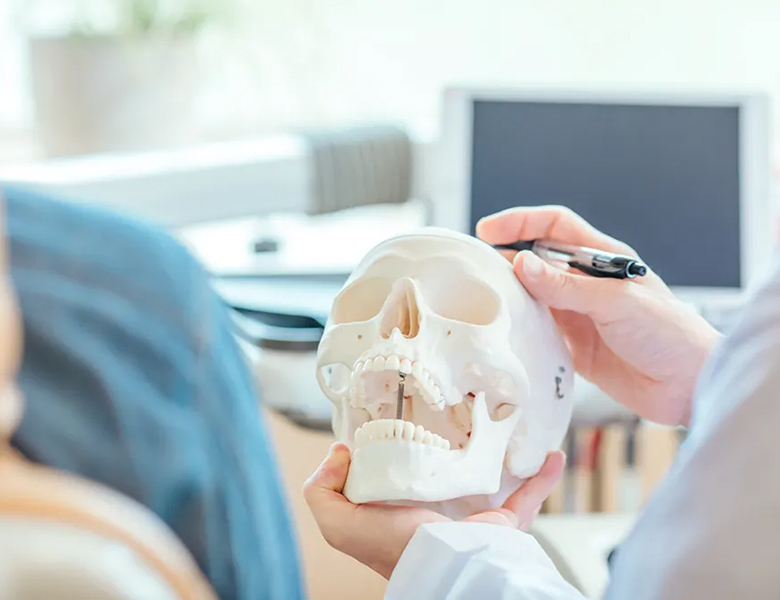 東十条の歯医者、医療法人社団医智会 Premium Dental Salon IKEIは日本補綴歯科学会終身指導医監修